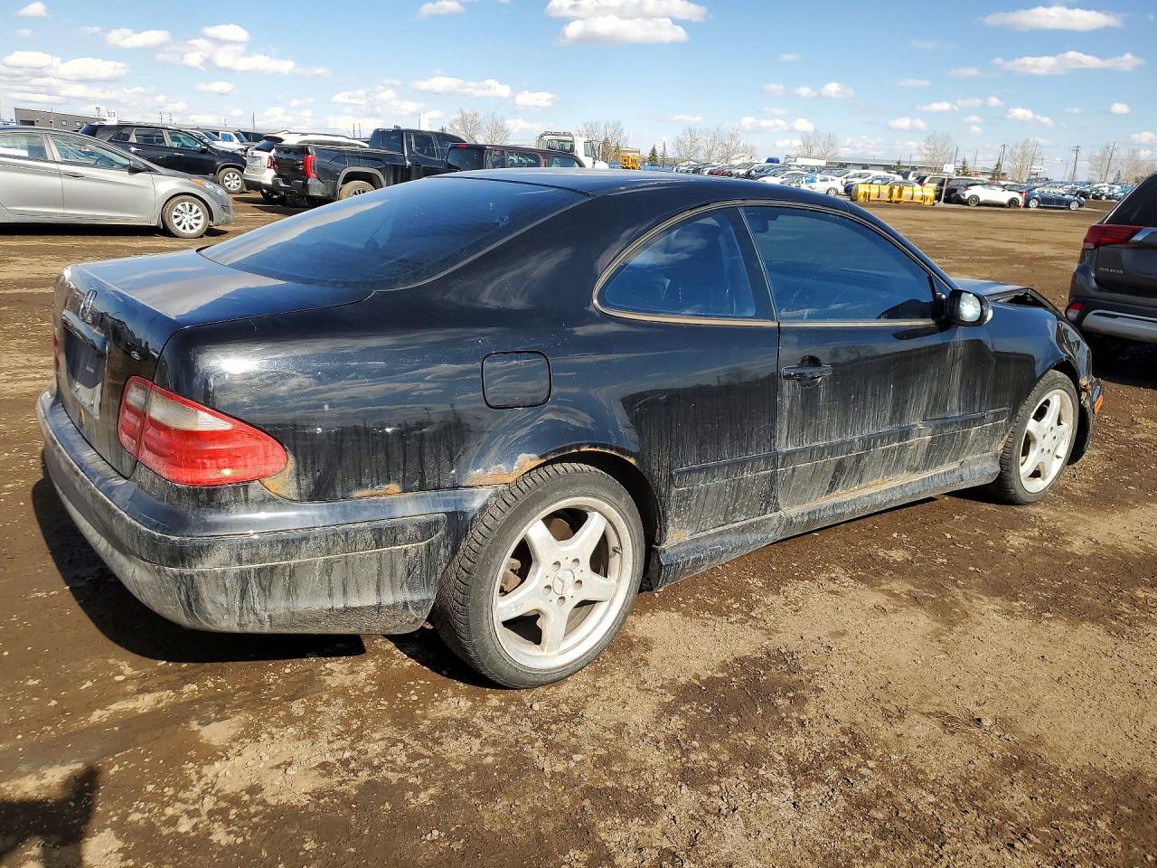 2002 MERCEDES-BENZ Clk-class VIN WDBLJ70GX2T105404 photo 3