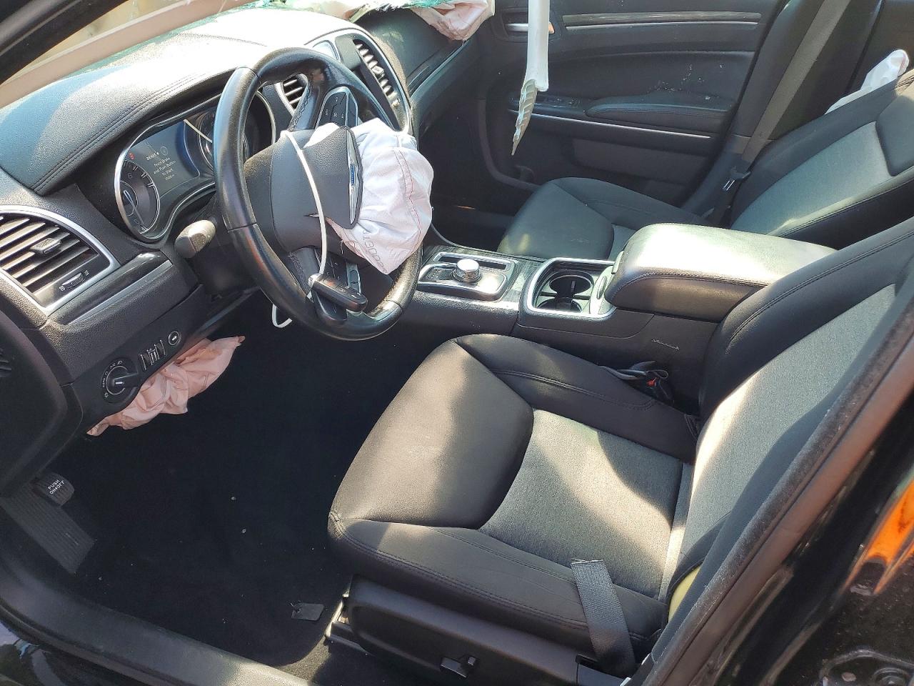 2020 Chrysler 300 VIN 2C3CCARG7LH123132 photo 7