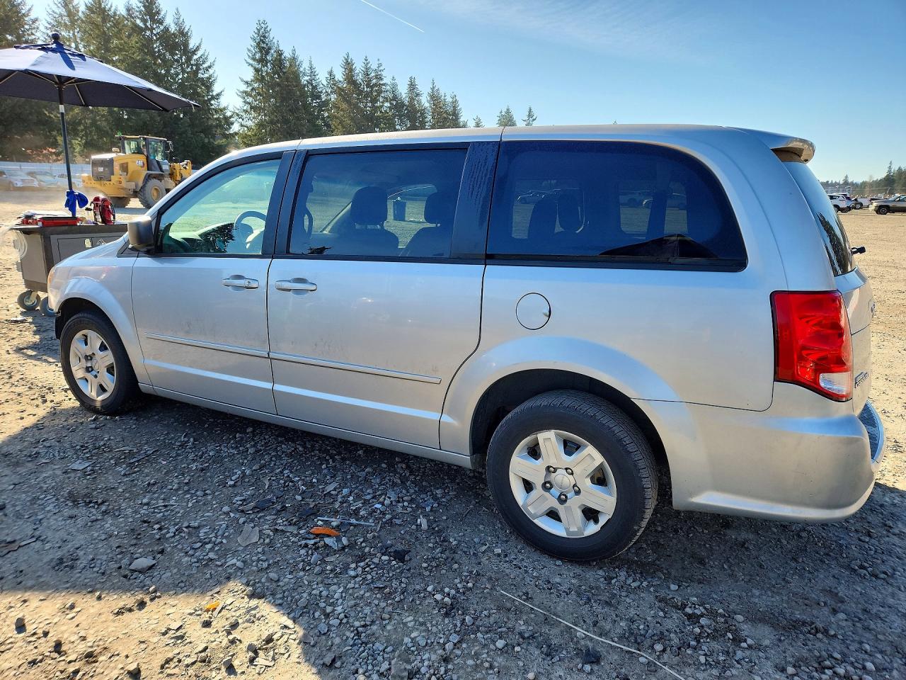 2011 Dodge Caravan VIN 2D4RN4DG9BR613575 photo 2