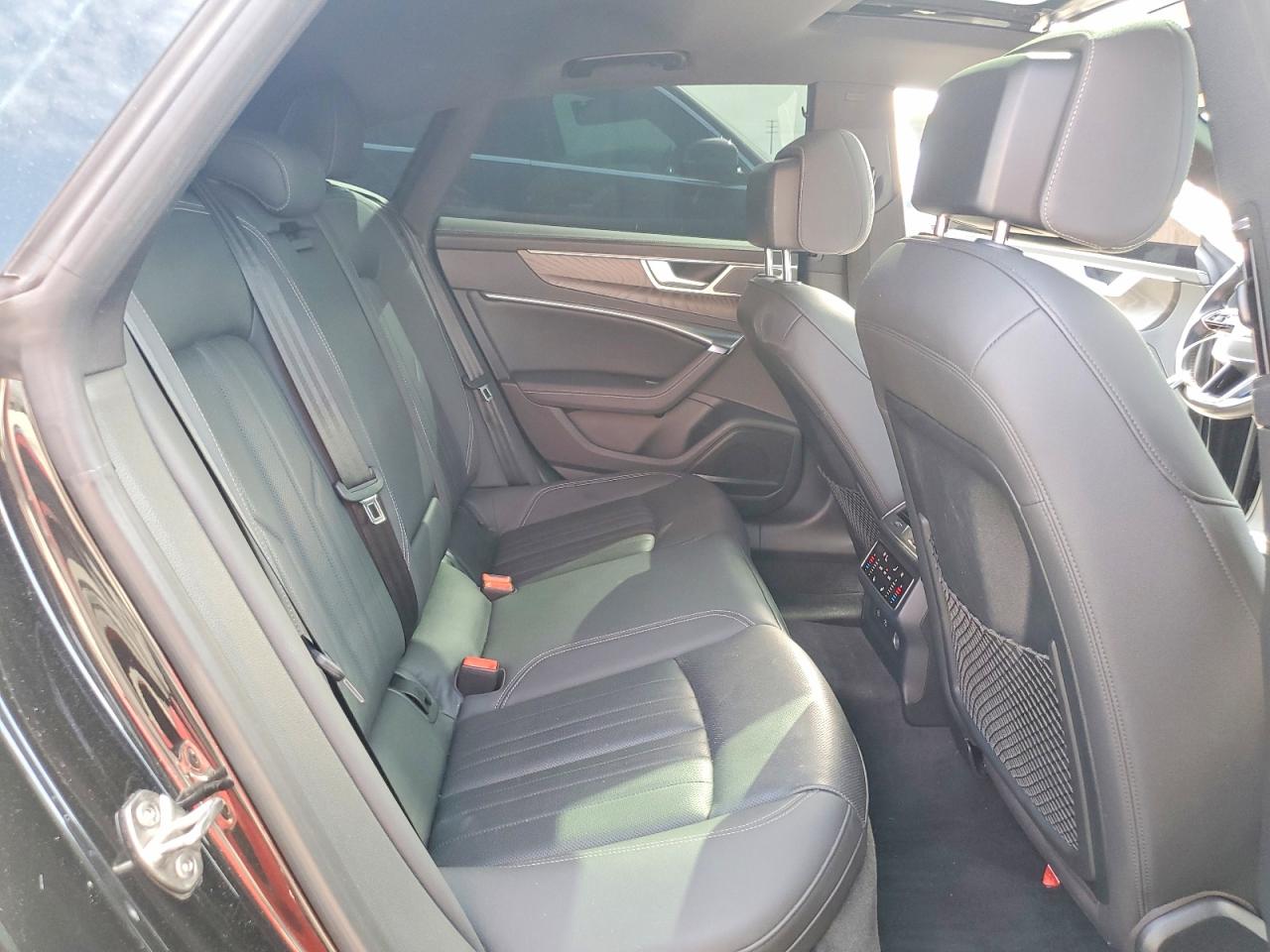 2021 Audi A7 VIN WAUU2AF25MN045449 photo 10