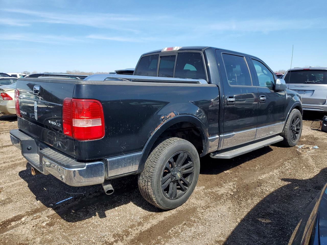 2006 LINCOLN Mark lt VIN 5LTPW185X6FJ02850 photo 3