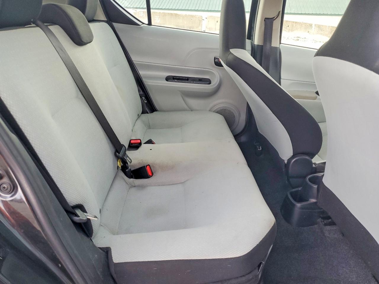 2013 Toyota Prius c on VIN JTDKDTB38D1553680 photo 10