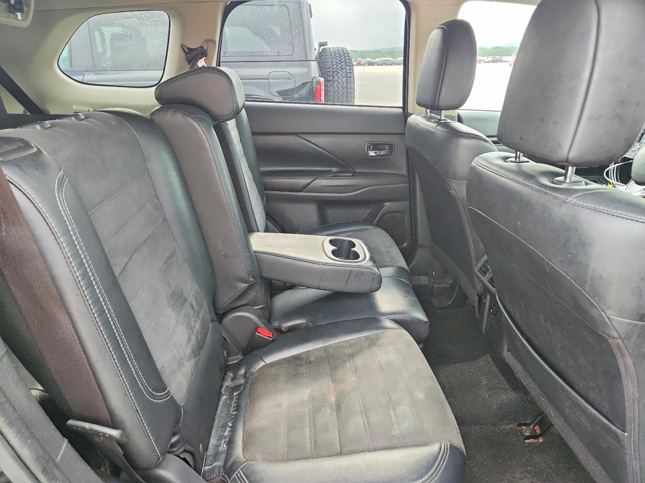 2019 Mitsubishi Outlander VIN JA4AD3A32KZ043136 photo 10
