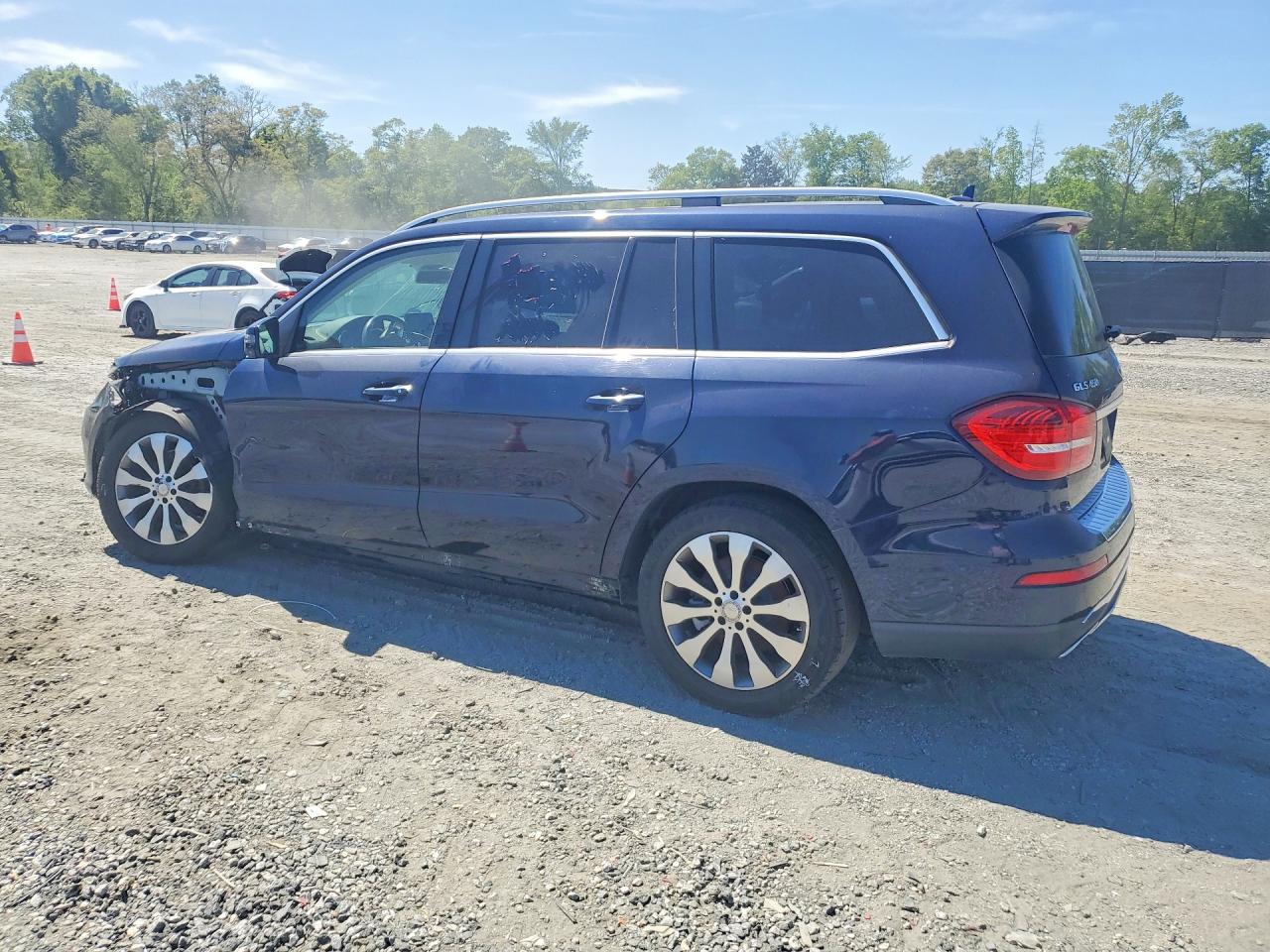 2017 Mercedes-Benz Gls-class VIN 4JGDF6EE5HA819885 photo 2