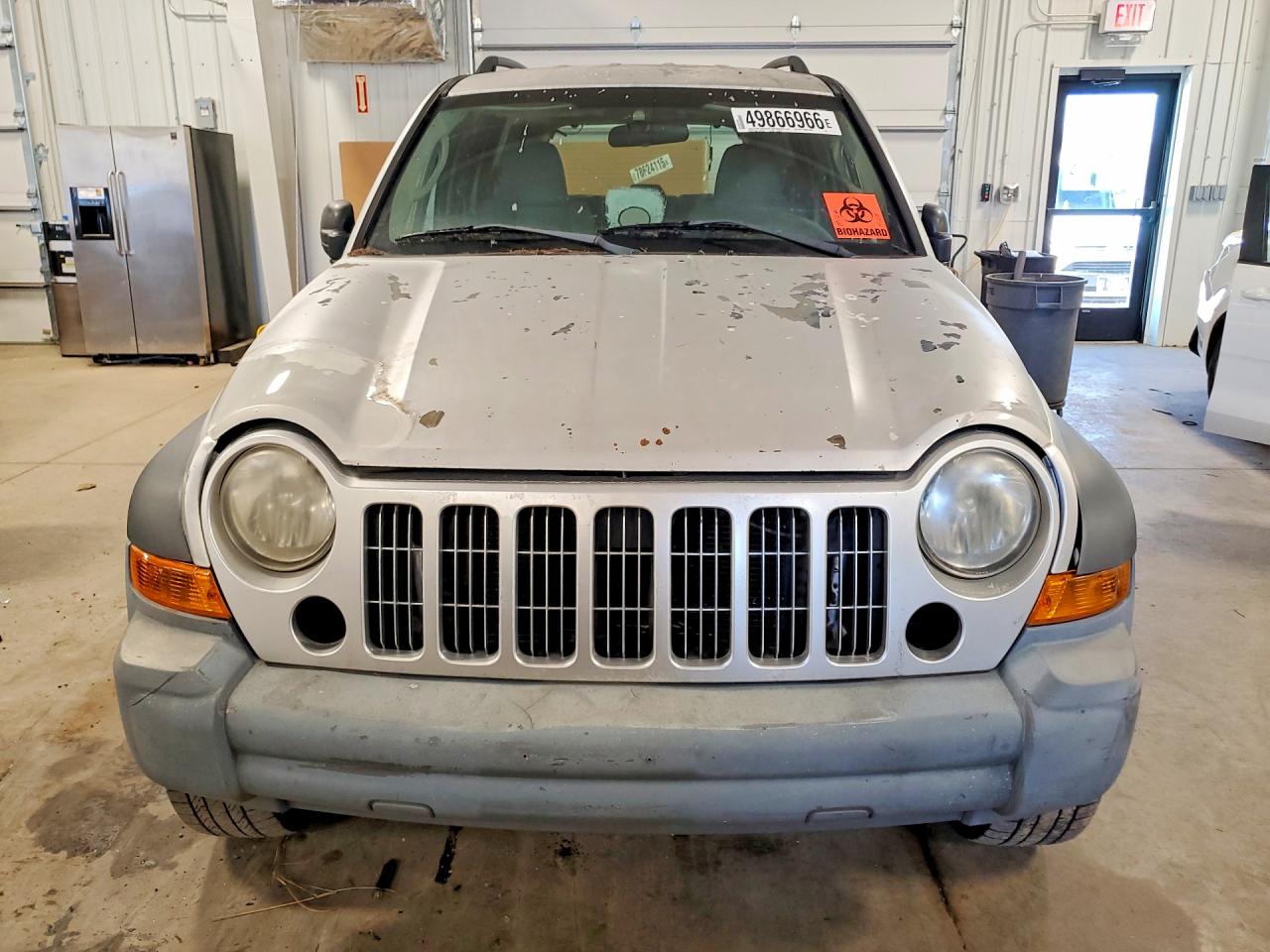 2005 Jeep Liberty VIN 1J4GK48K05W502348 photo 5