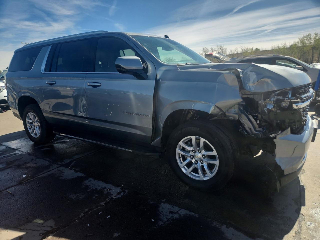 2024 Chevrolet Suburban VIN 1GNSKBKT2RR358707 photo 4