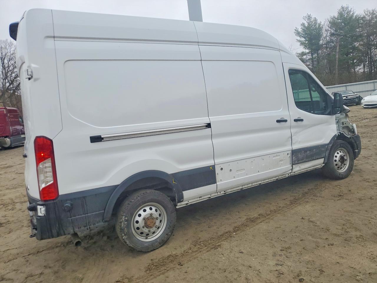 2025 Ford Transit VIN 1FTBR2X88SKB11635 photo 3