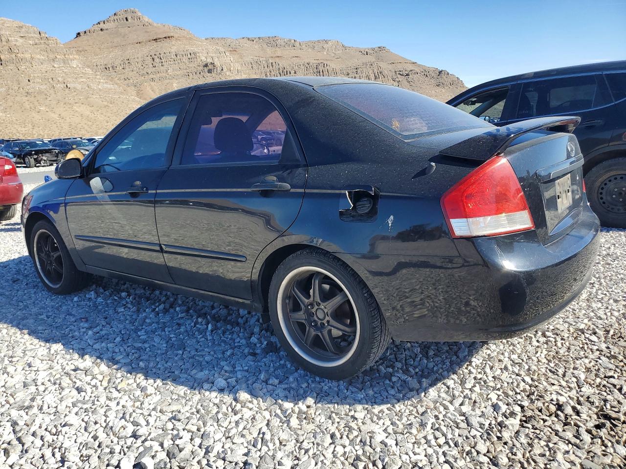 2008 Kia Spectra VIN KNAFE122185582816 photo 2