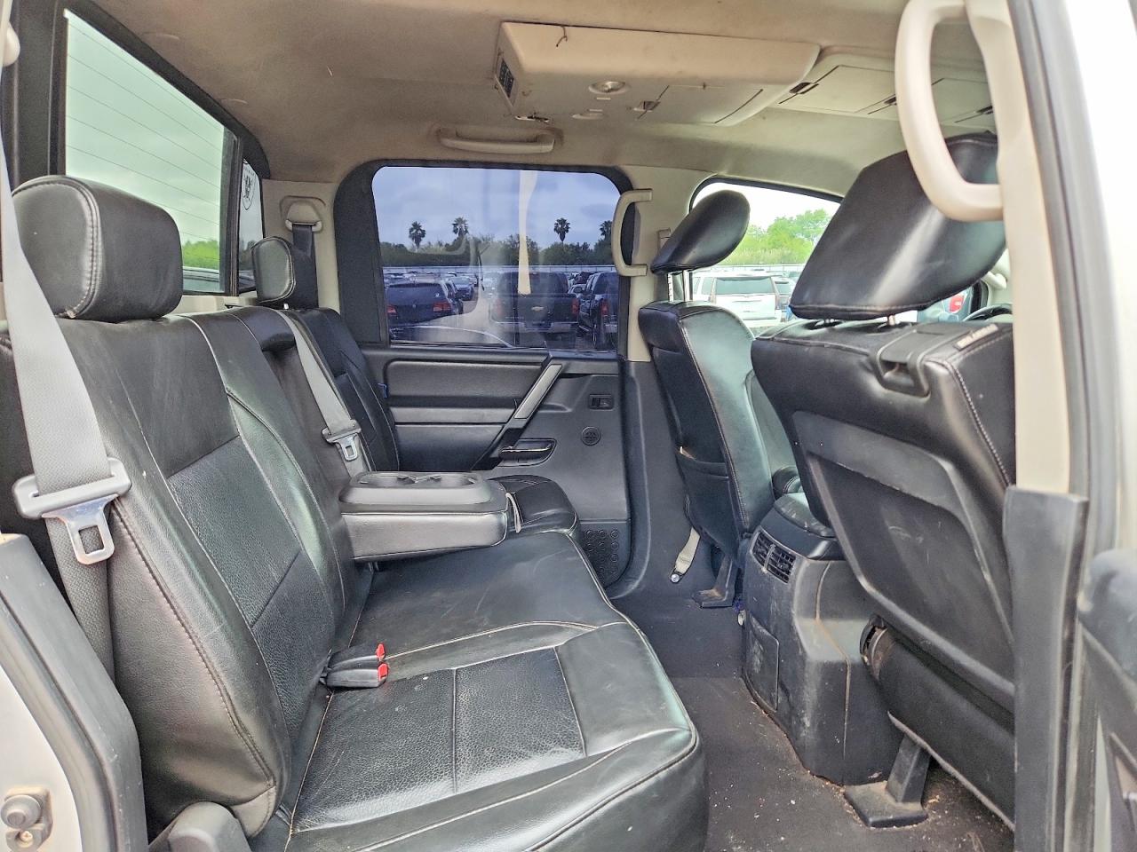2010 Nissan TITAN VIN 1N6BA0EC6AN319431 photo 10