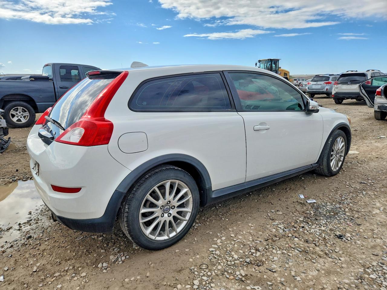 2011 Volvo C30 VIN YV1672MK3B2198393 photo 3