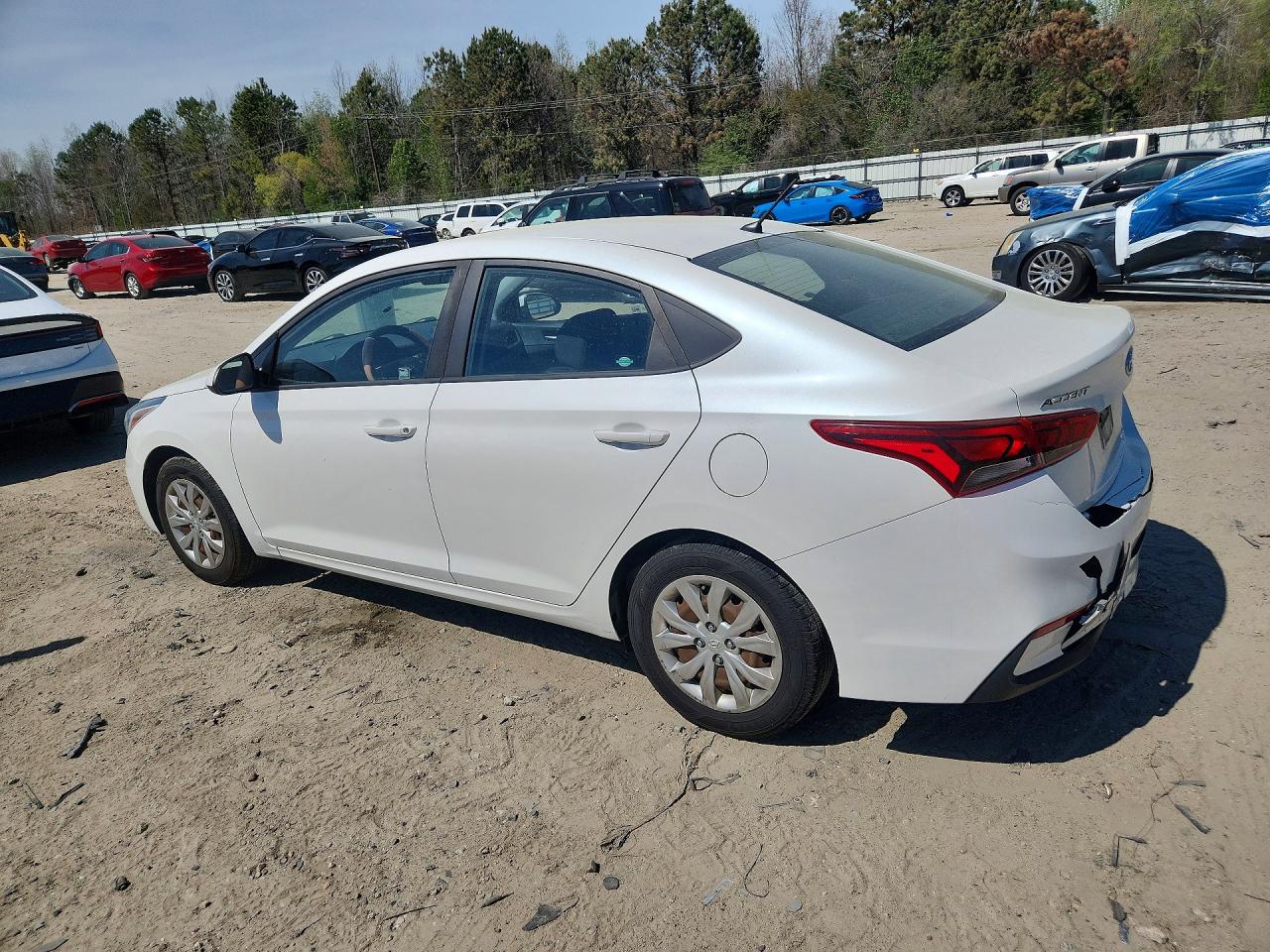 2018 Hyundai Accent VIN 3KPC24A39JE028427 photo 2