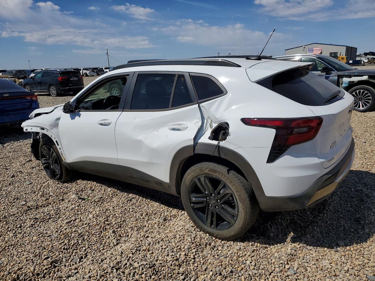 2026 Chevrolet Trax VIN KL77LKEP4TC029928 photo 2