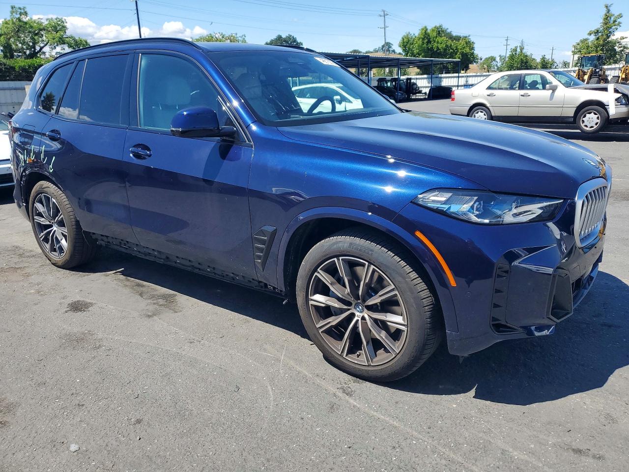 2025 BMW X5 VIN 5UX43EU09S9Z63380 photo 4
