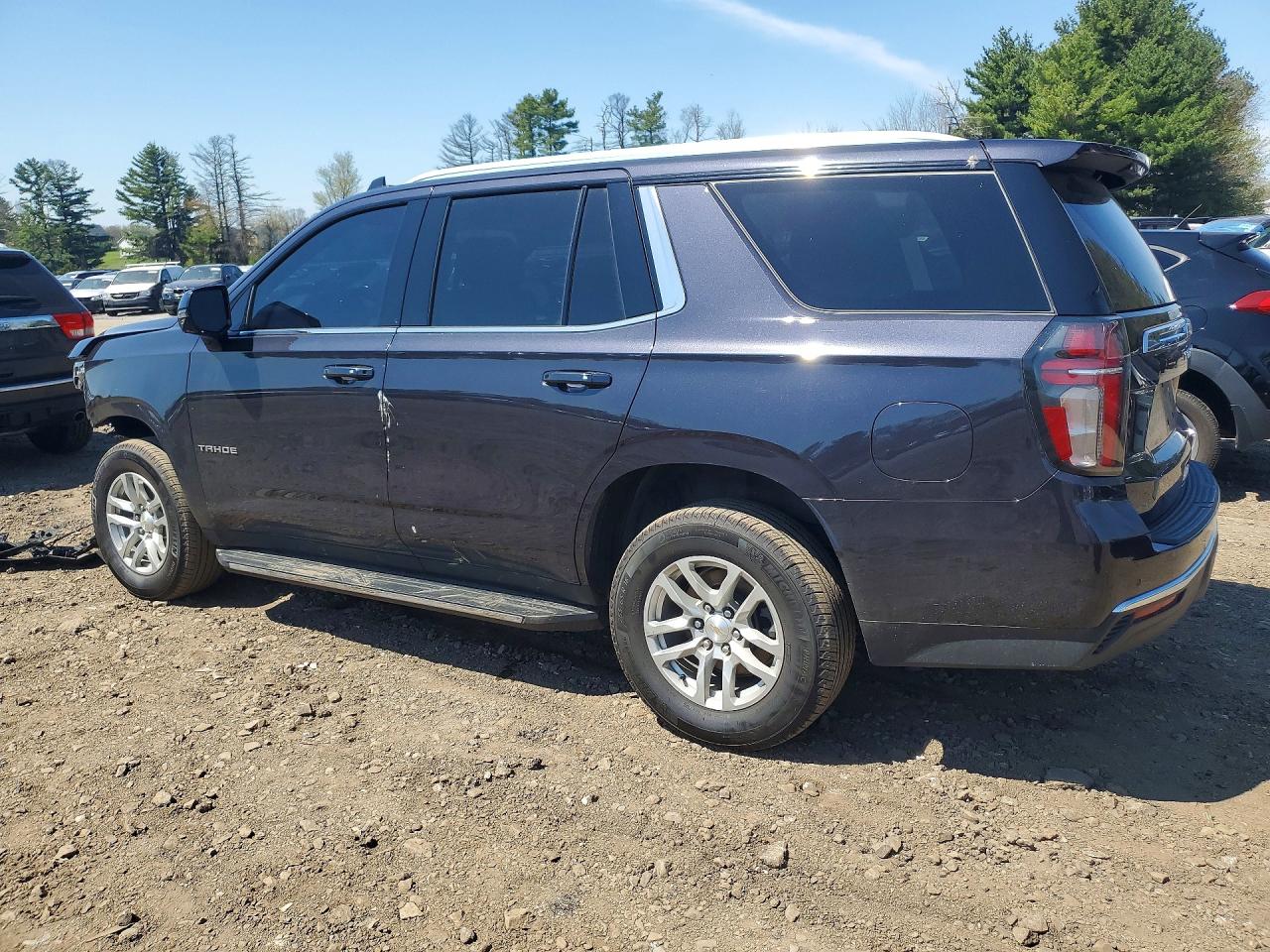 2022 CHEVROLET Tahoe VIN 1GNSKNKD9NR200501 photo 2