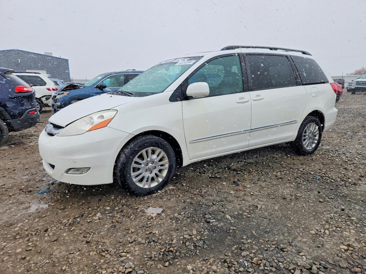 2007 Toyota Sienna VIN 5TDBK22C57S001089 photo 1