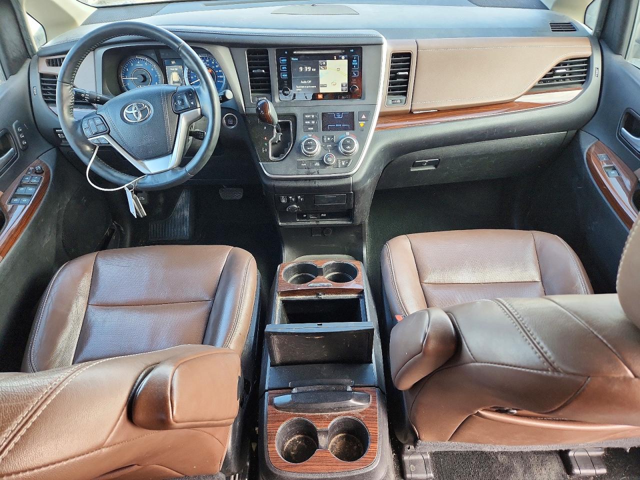 2017 TOYOTA Sienna VIN 5TDYZ3DC1HS867771 photo 8