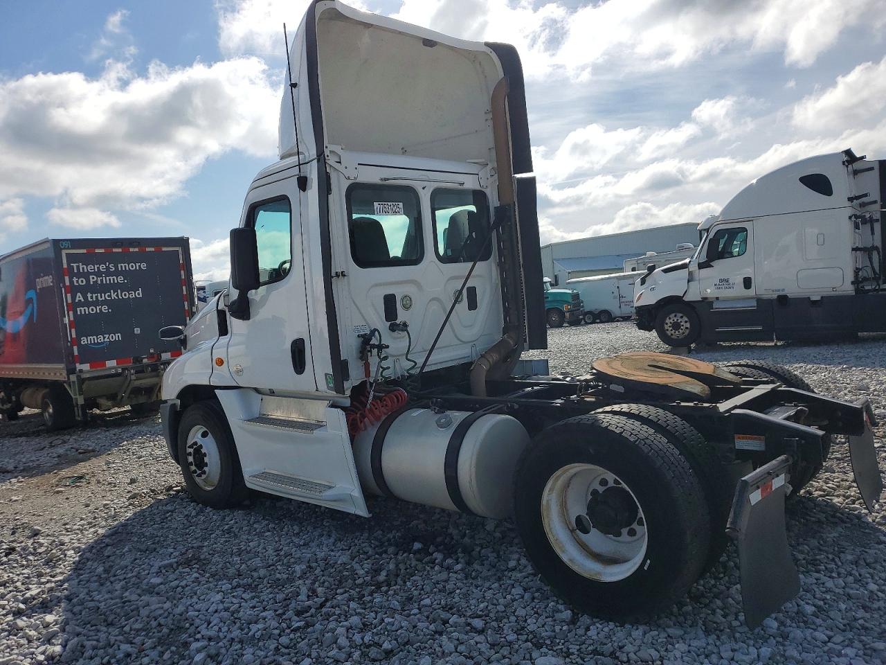 2014 FREIGHTLINER All models VIN 1FUBGEDV4ELFW8390 photo 3