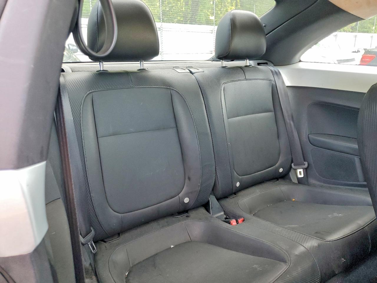 2012 Volkswagen Beetle VIN 3VWJP7AT6CM601896 photo 10