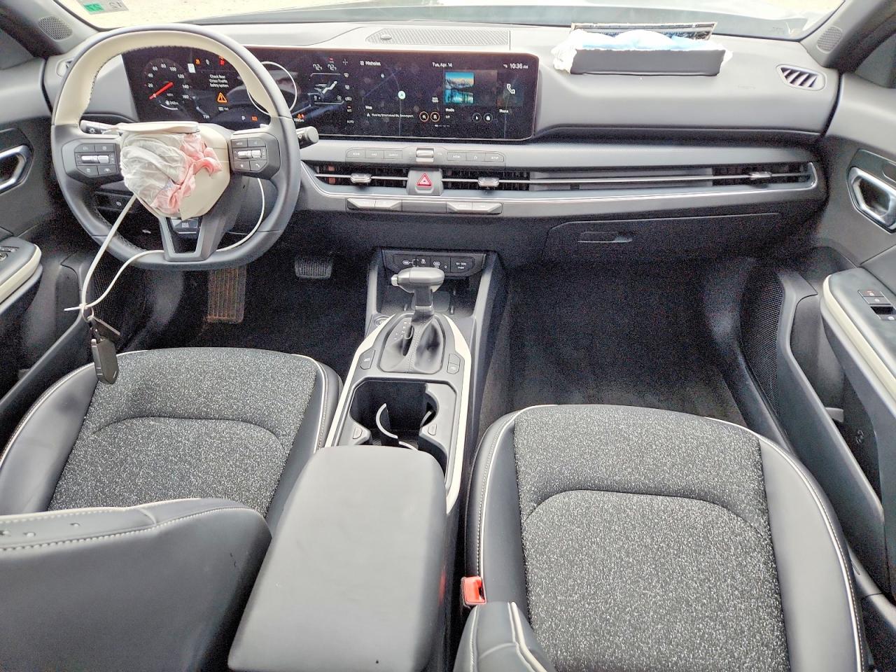 2025 Kia K4 VIN 3KPFW4DE7SE247452 photo 8