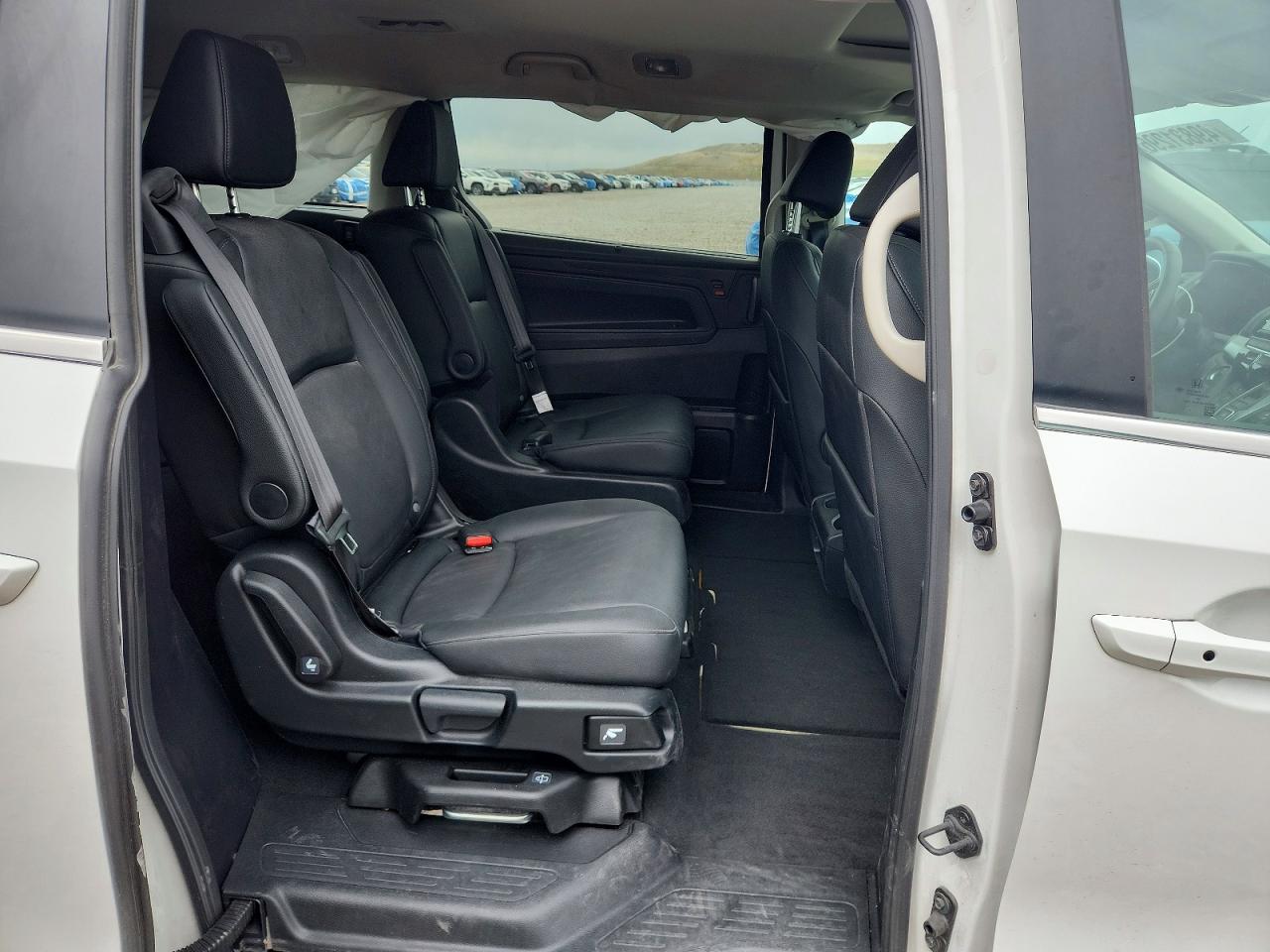 2026 Honda Odyssey VIN 5FNRL6H65TB015660 photo 11