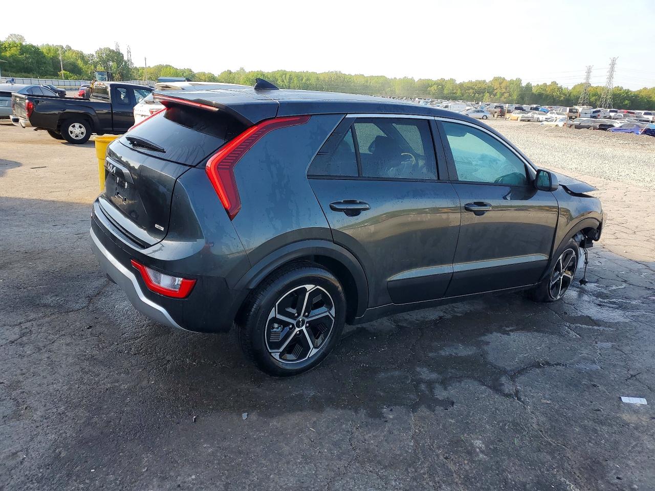 2026 KIA Niro VIN KNDCP3LE2T5319425 photo 3