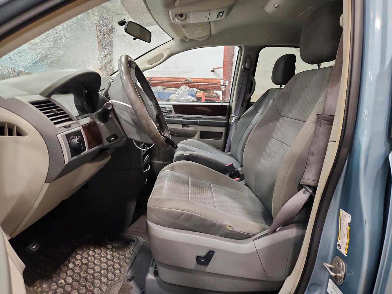 2010 Chrysler Minivan VIN 2A4RR5D10AR284633 photo 7