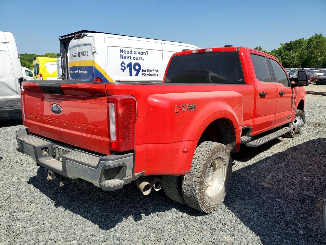 2024 Ford F350 supe VIN 1FT8W3DT6REC25983 photo 3