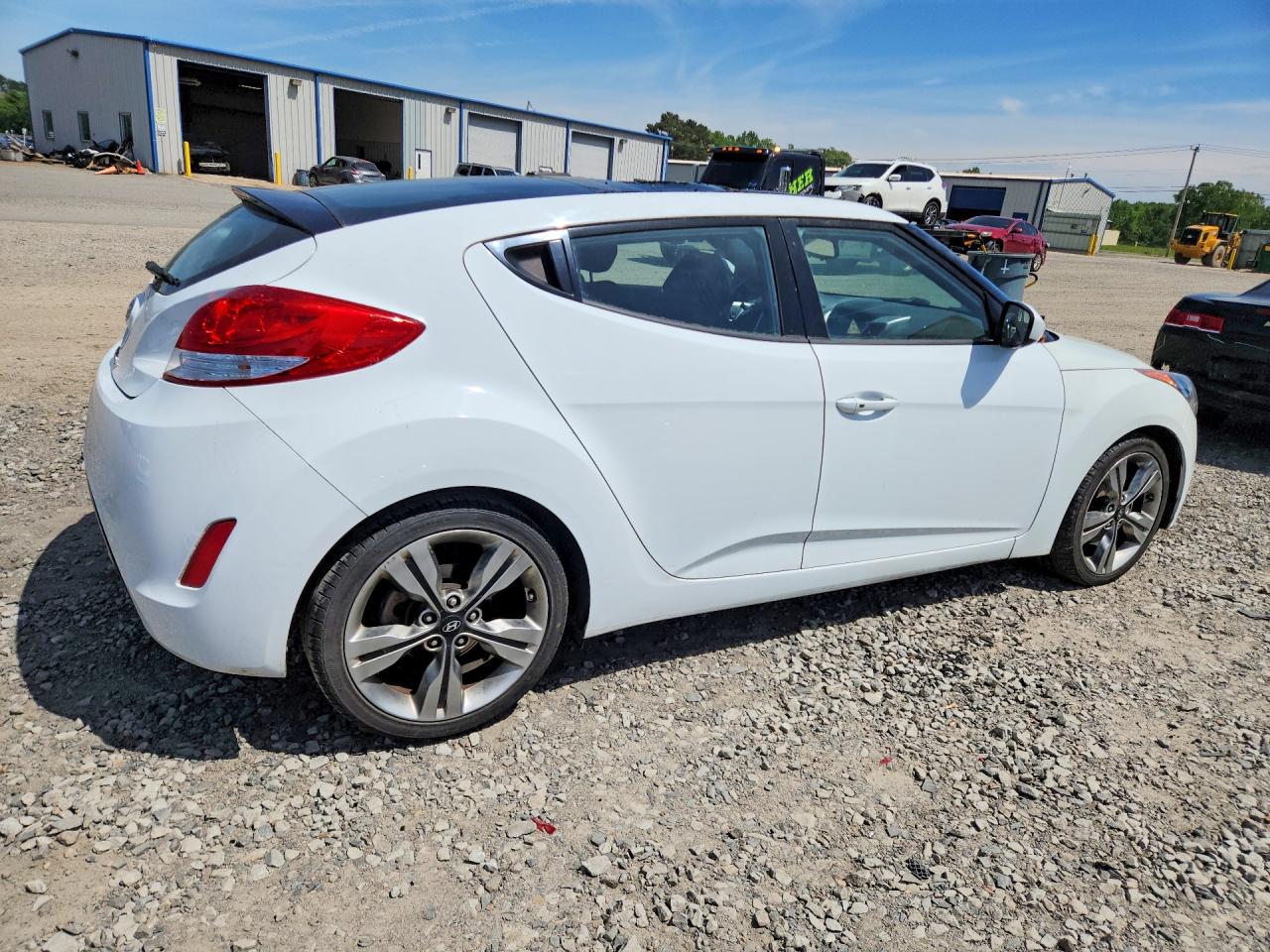 2017 Hyundai Veloster v VIN KMHTC6AD7HU320554 photo 3