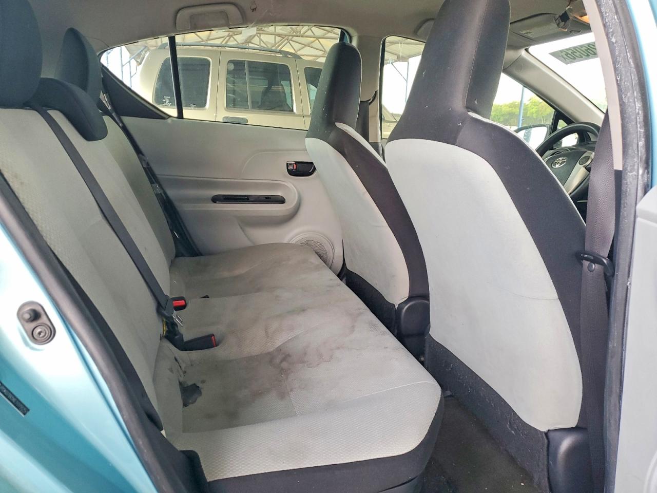 2014 Toyota Prius c on VIN JTDKDTB3XE1079250 photo 10