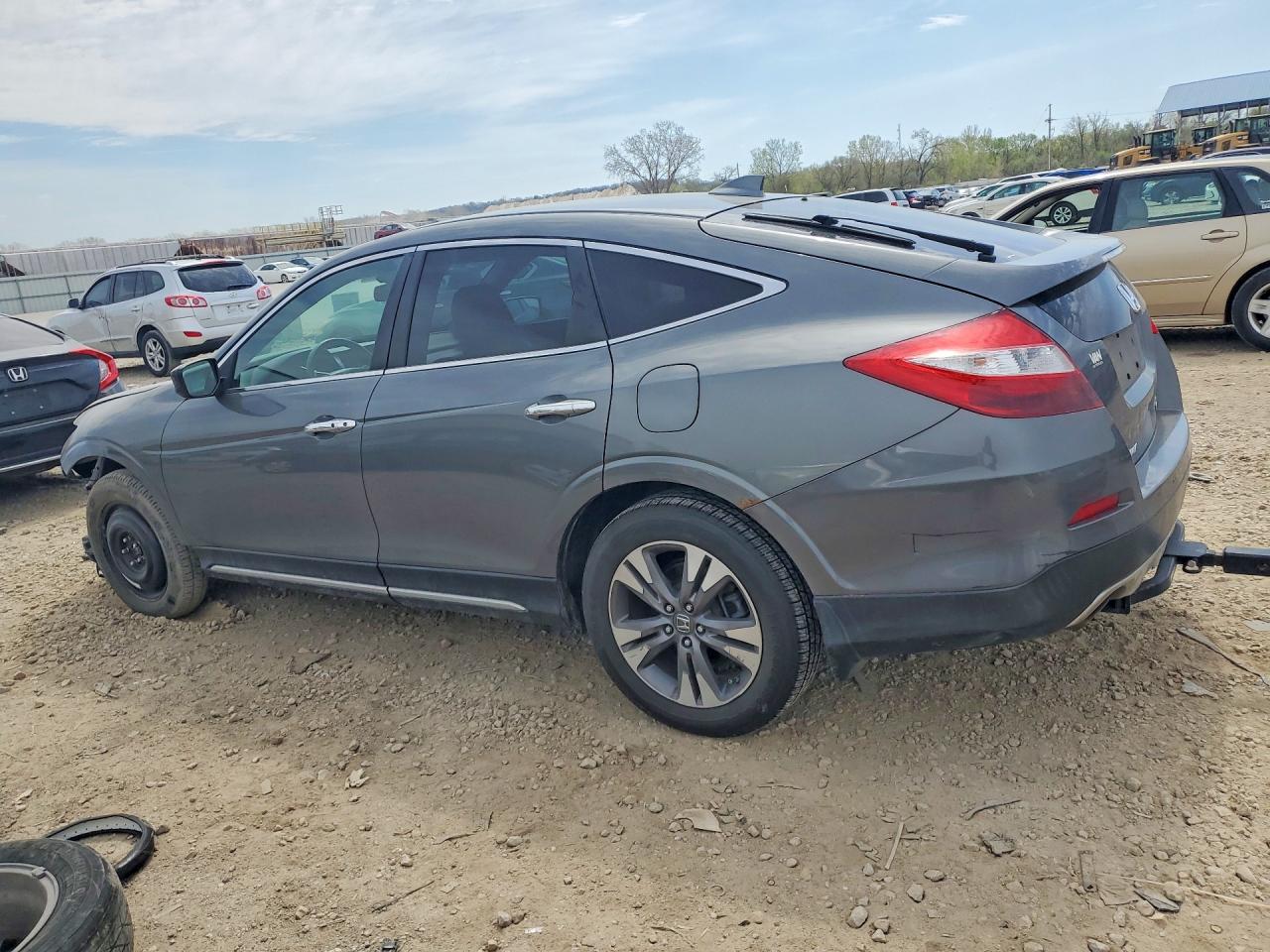 2014 Honda Crosstour VIN 5J6TF2H59EL001901 photo 2