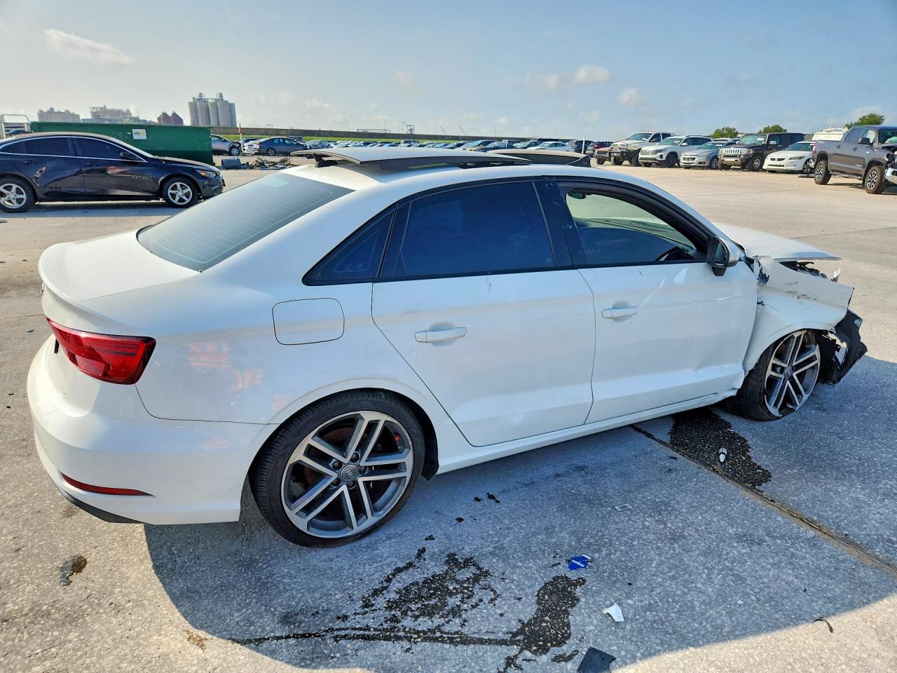 2019 AUDI A3 VIN WAUAUGFFXKA108584 photo 3