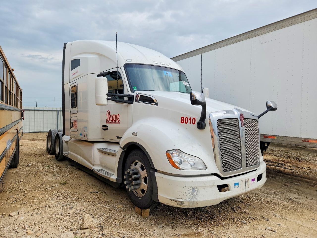 2021 KENWORTH Tractor VIN 1XKYDP9X0MJ446072 photo 1