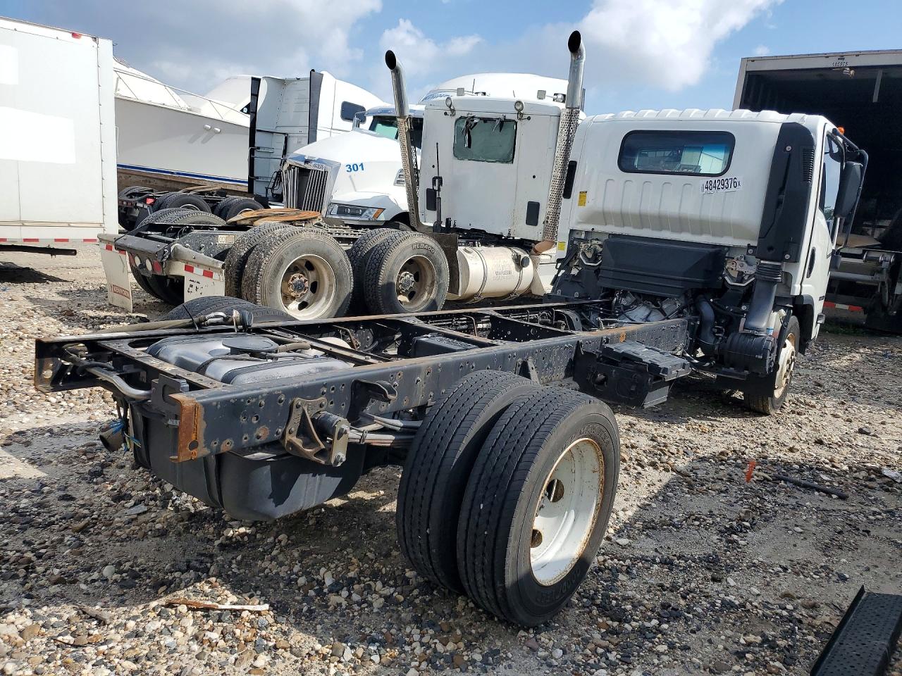 2023 Isuzu Npr VIN 54DC4W1D4PS207216 photo 3