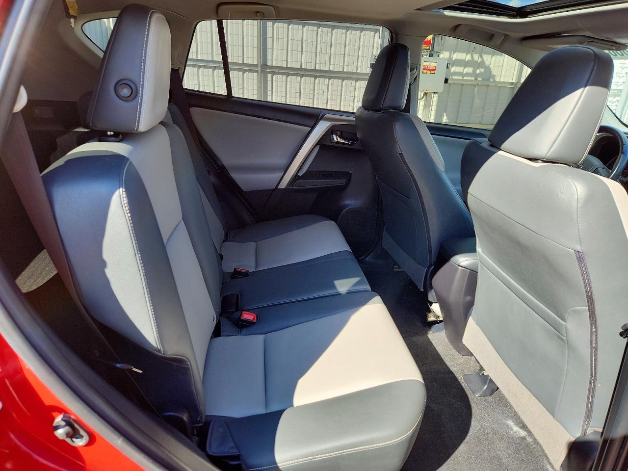 2015 Toyota Rav4 VIN JTMDFREV2FD099110 photo 11