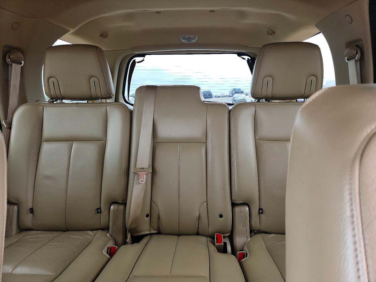 2010 Ford Expedition VIN 1FMJU1J57AEA99215 photo 10