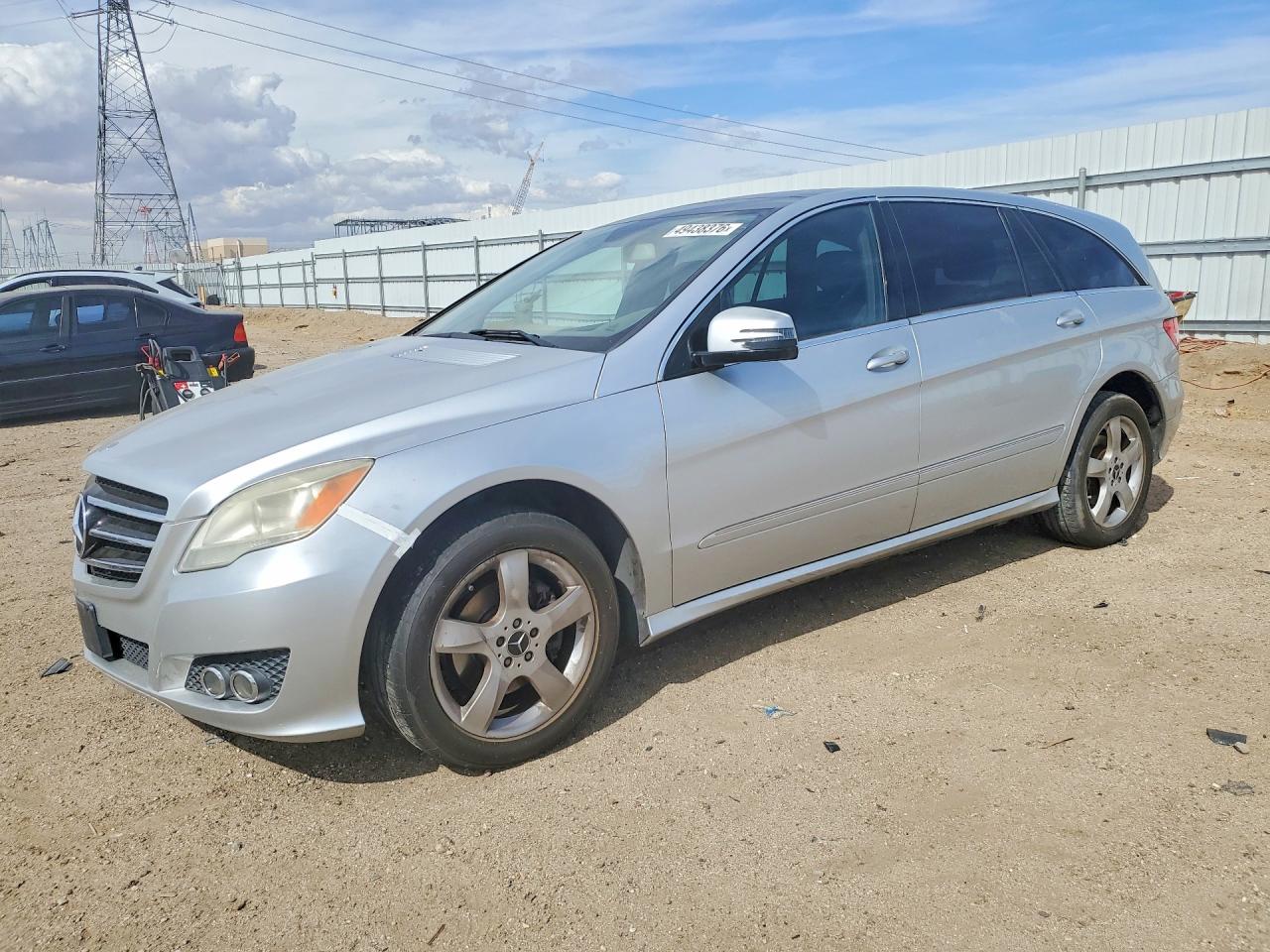 2011 Mercedes-Benz R-class VIN 4JGCB6FE3BA118176 photo 1