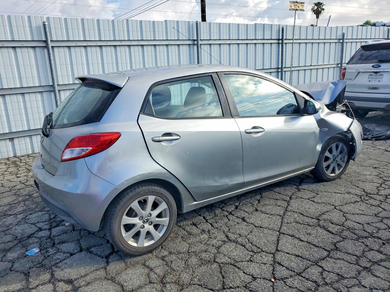 2013 Mazda 2 VIN JM1DE1LY7D0161395 photo 3