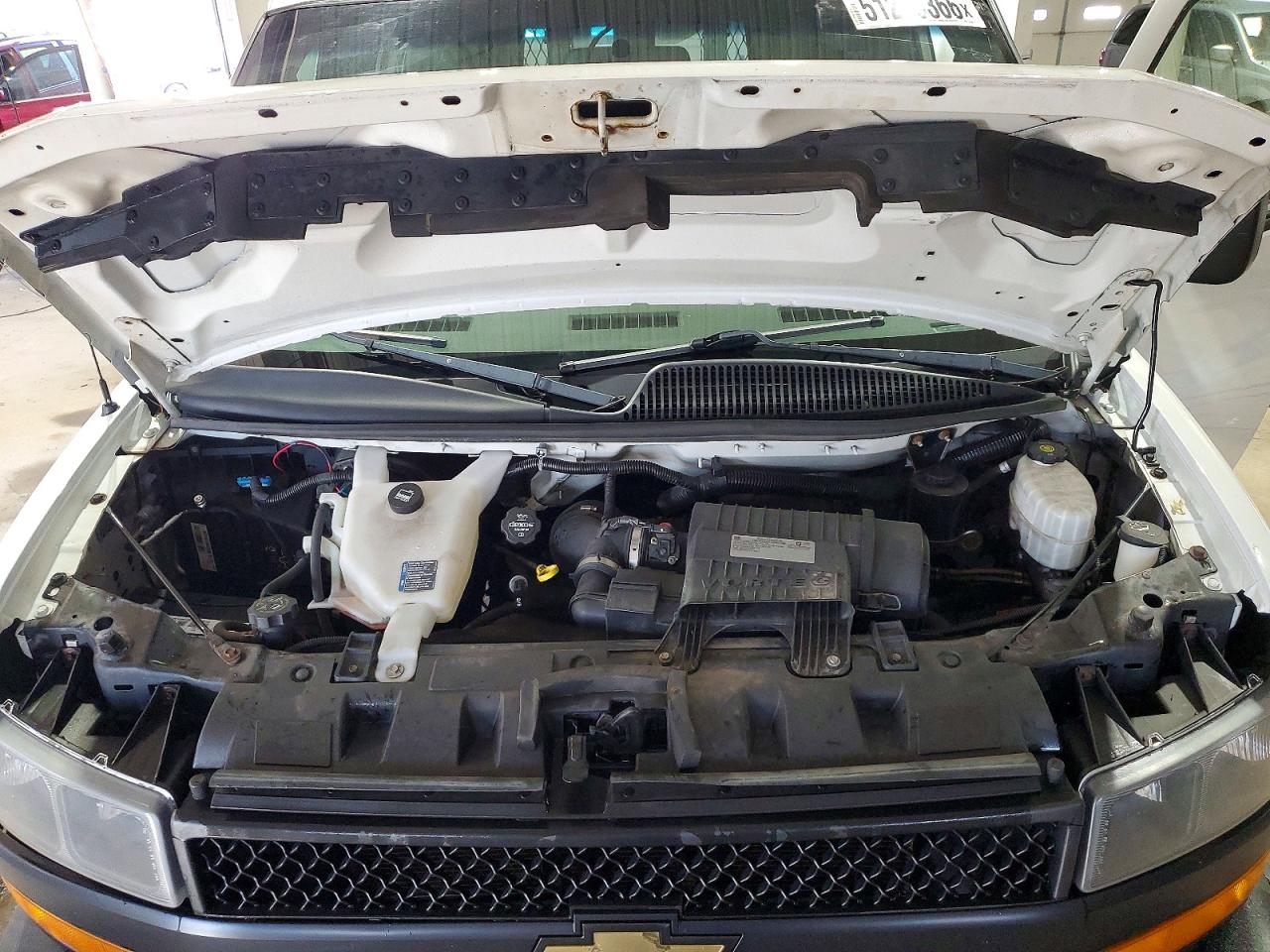 2018 Chevrolet Express VIN 1GCWGAFG1J1341404 photo 12