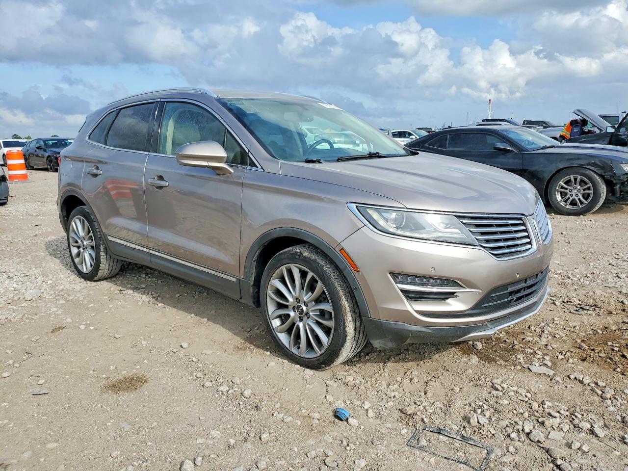 2018 Lincoln Mkc VIN 5LMCJ3C96JUL18679 photo 4