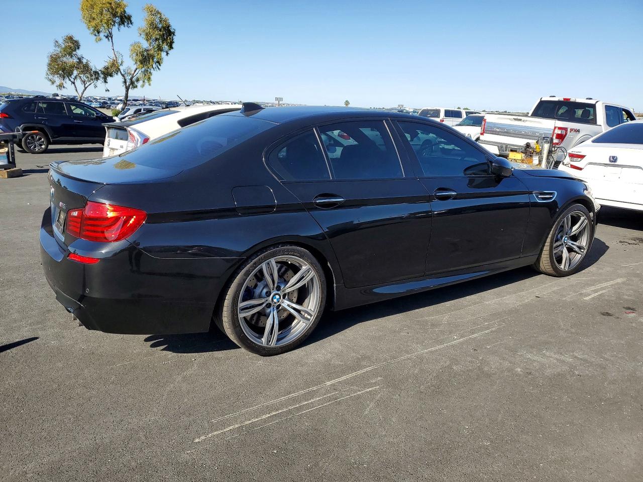 2014 BMW M5 VIN WBSFV9C55ED097440 photo 3