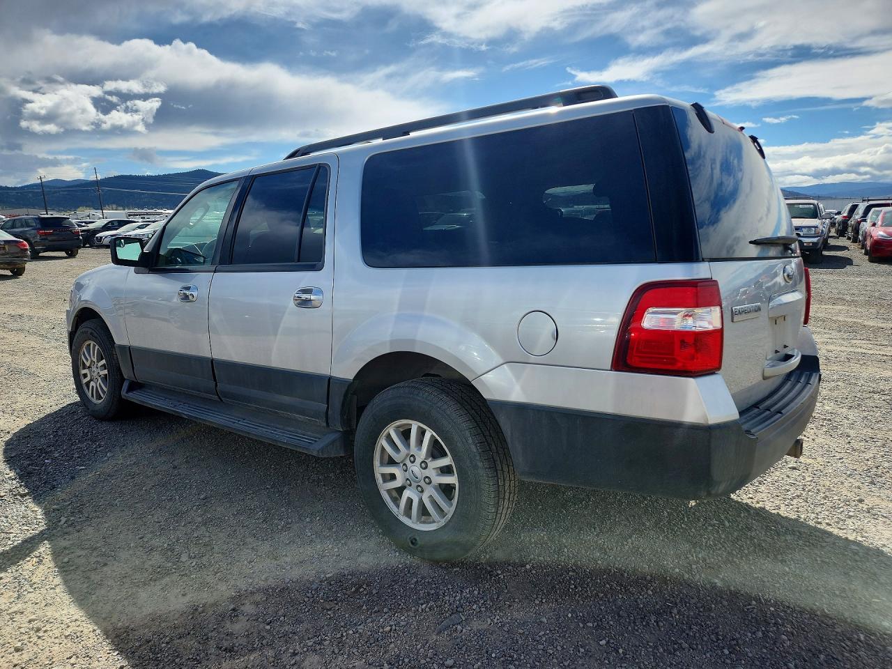 2014 Ford Expedition VIN 1FMJK1G5XEEF51287 photo 2