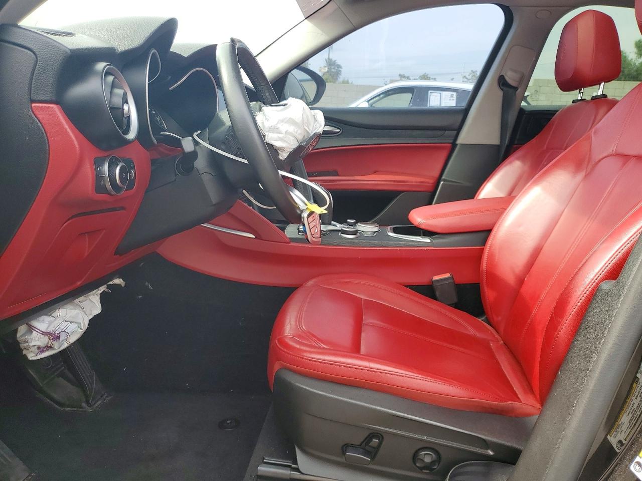 2020 Alfa Stelvio VIN ZASPAJANXL7C76295 photo 7