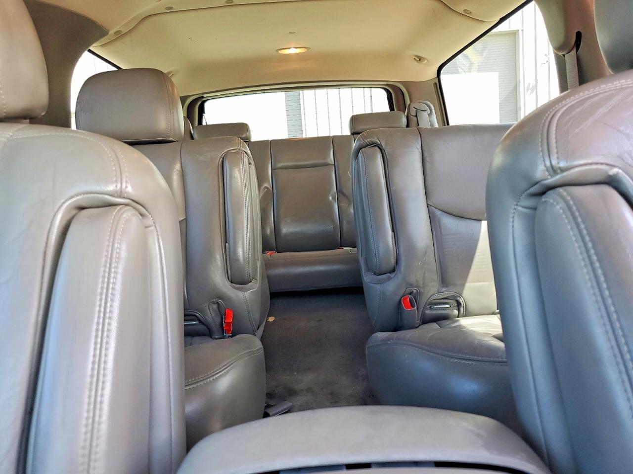2005 GMC Yukon VIN 1GKFK66U65J234490 photo 10