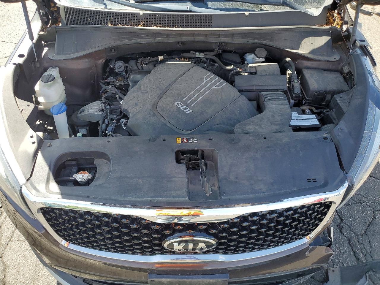 2016 Kia Sorento VIN 5XYPHDA52GG084013 photo 11
