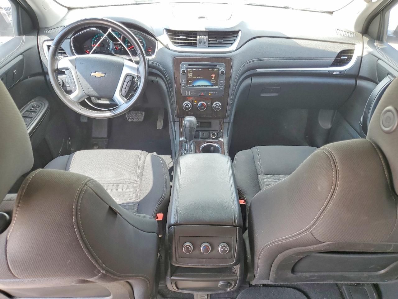 2017 Chev Traverse VIN 1GNKRGKD0HJ349180 photo 8
