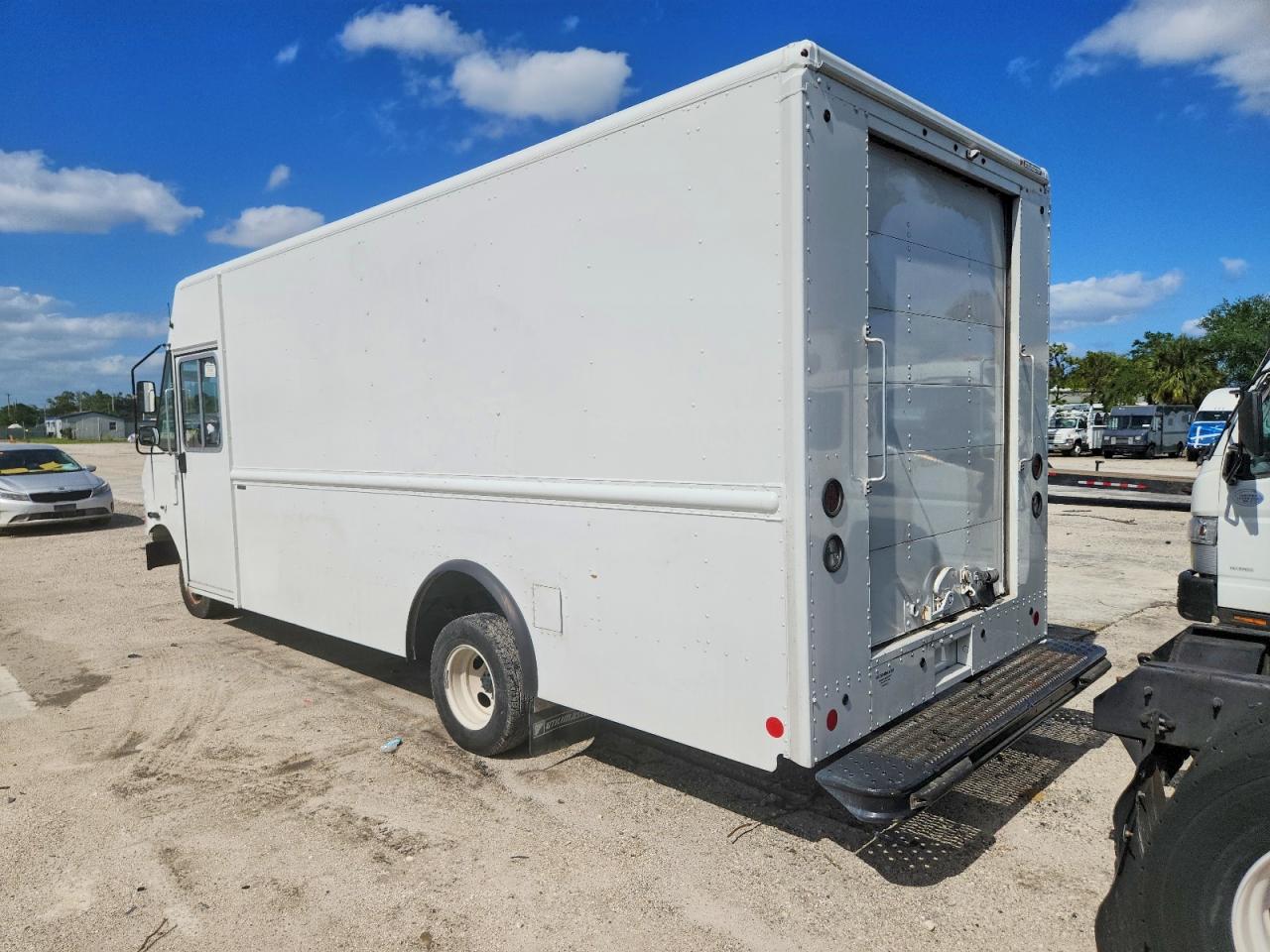 2023 Ford Econoline VIN 1FC4E4KN6PDD06917 photo 3
