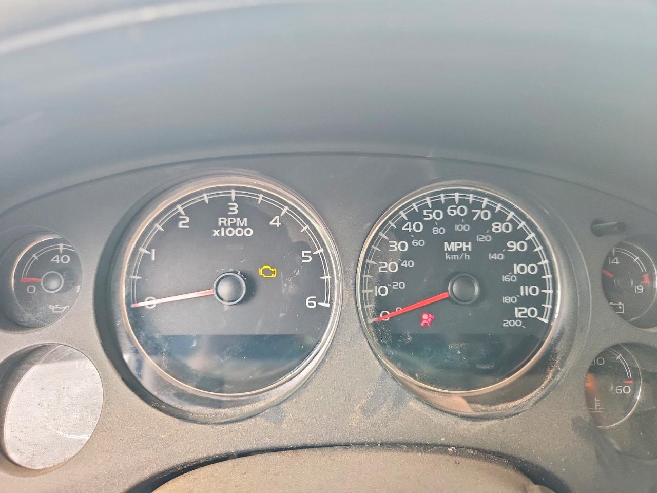 2007 Chevrolet Suburban VIN 3GNFC16027G138280 photo 9