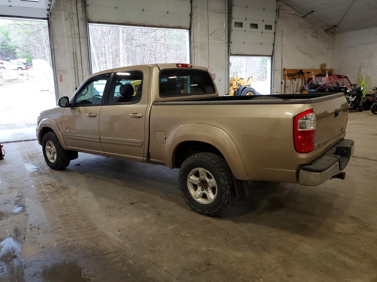 2005 Toyota Tundra VIN 5TBDT44105S497454 photo 2