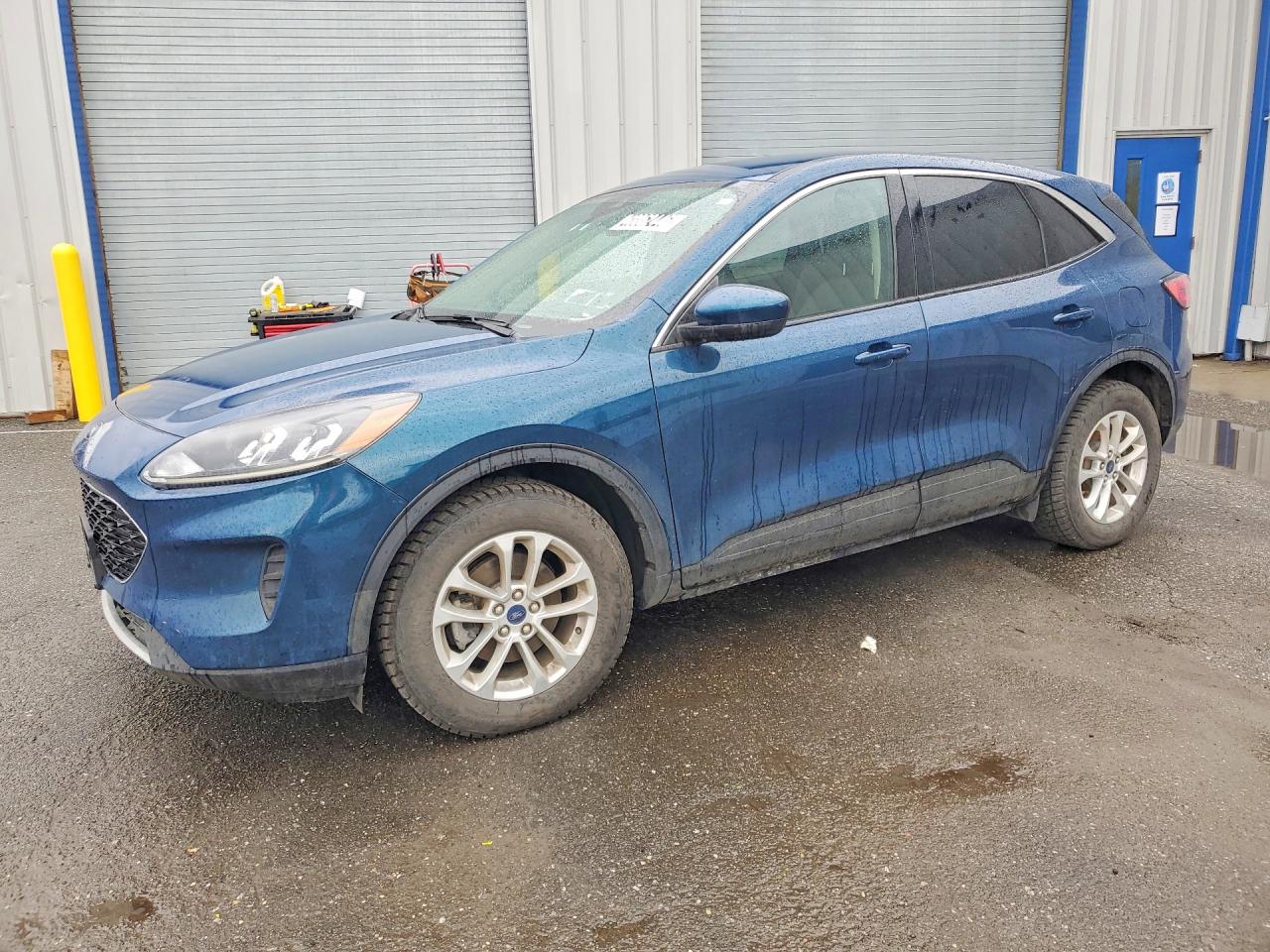 2020 Ford Escape VIN 1FMCU0G61LUB43379 photo 1
