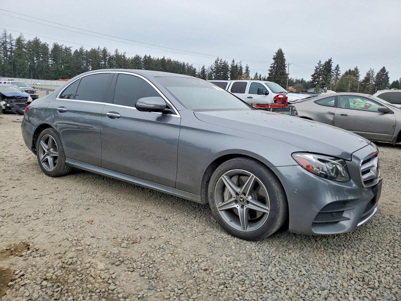 2018 Mercedes-Benz E-class VIN WDDZF4KB2JA371898 photo 4